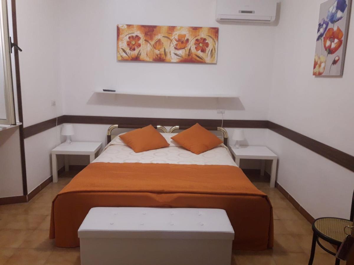 Albergo Ollolai Civitavecchia Exteriér fotografie