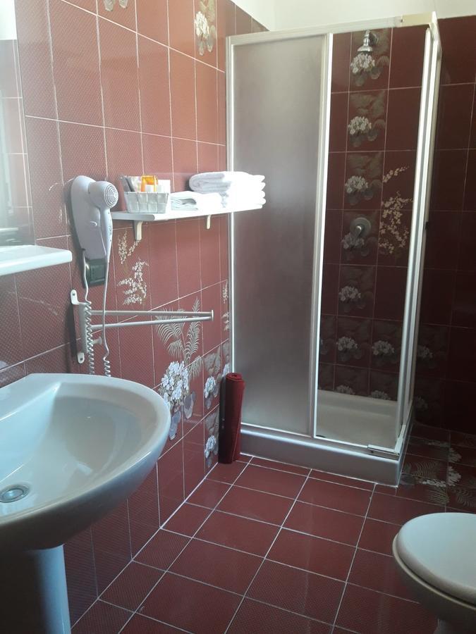 Albergo Ollolai Civitavecchia Exteriér fotografie