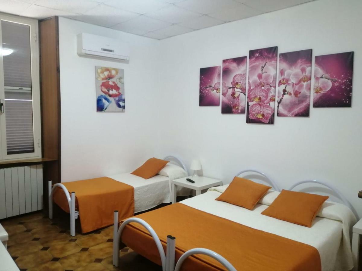 Albergo Ollolai Civitavecchia Exteriér fotografie